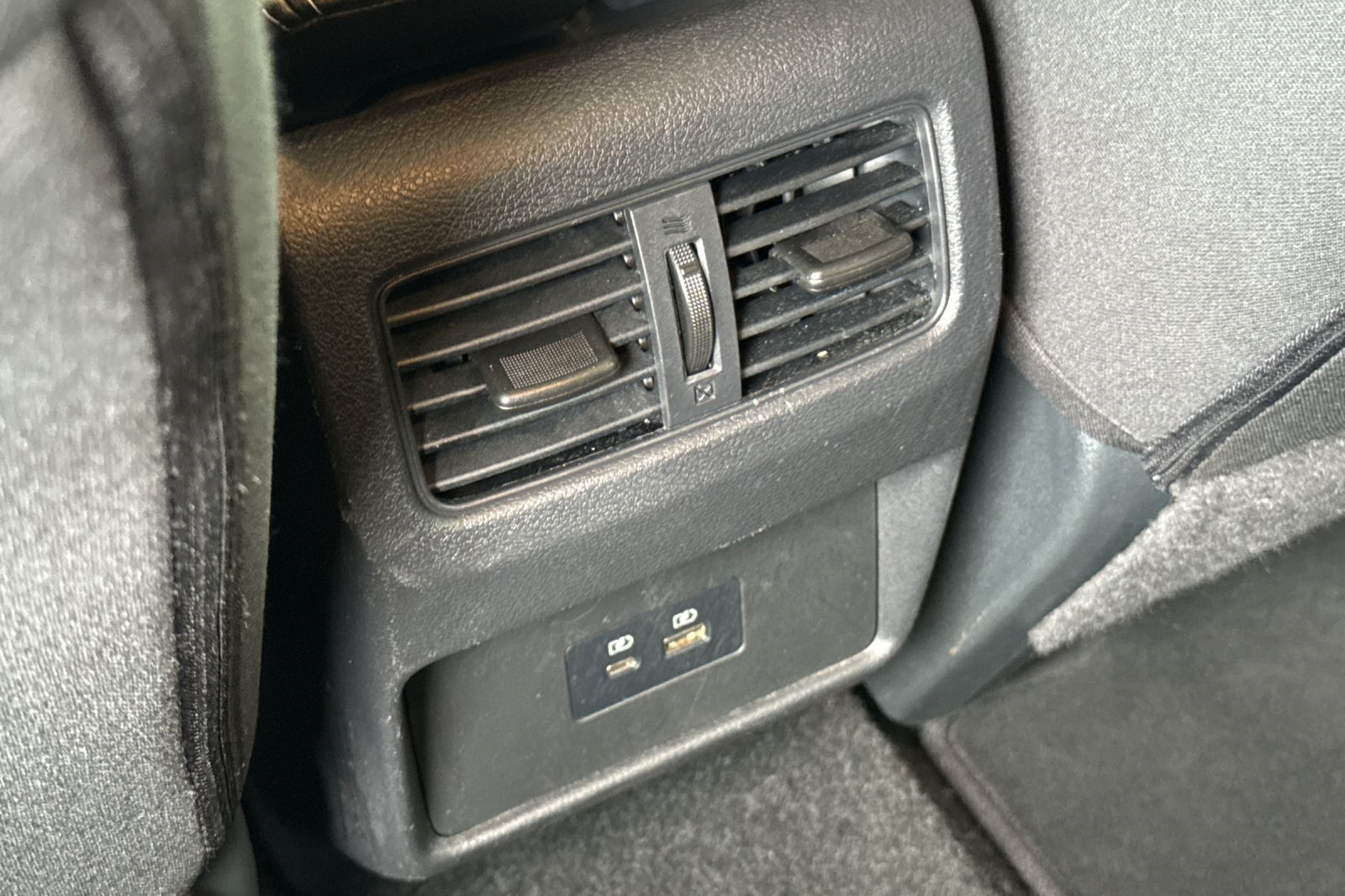 2023 Nissan Rogue SV photo 12