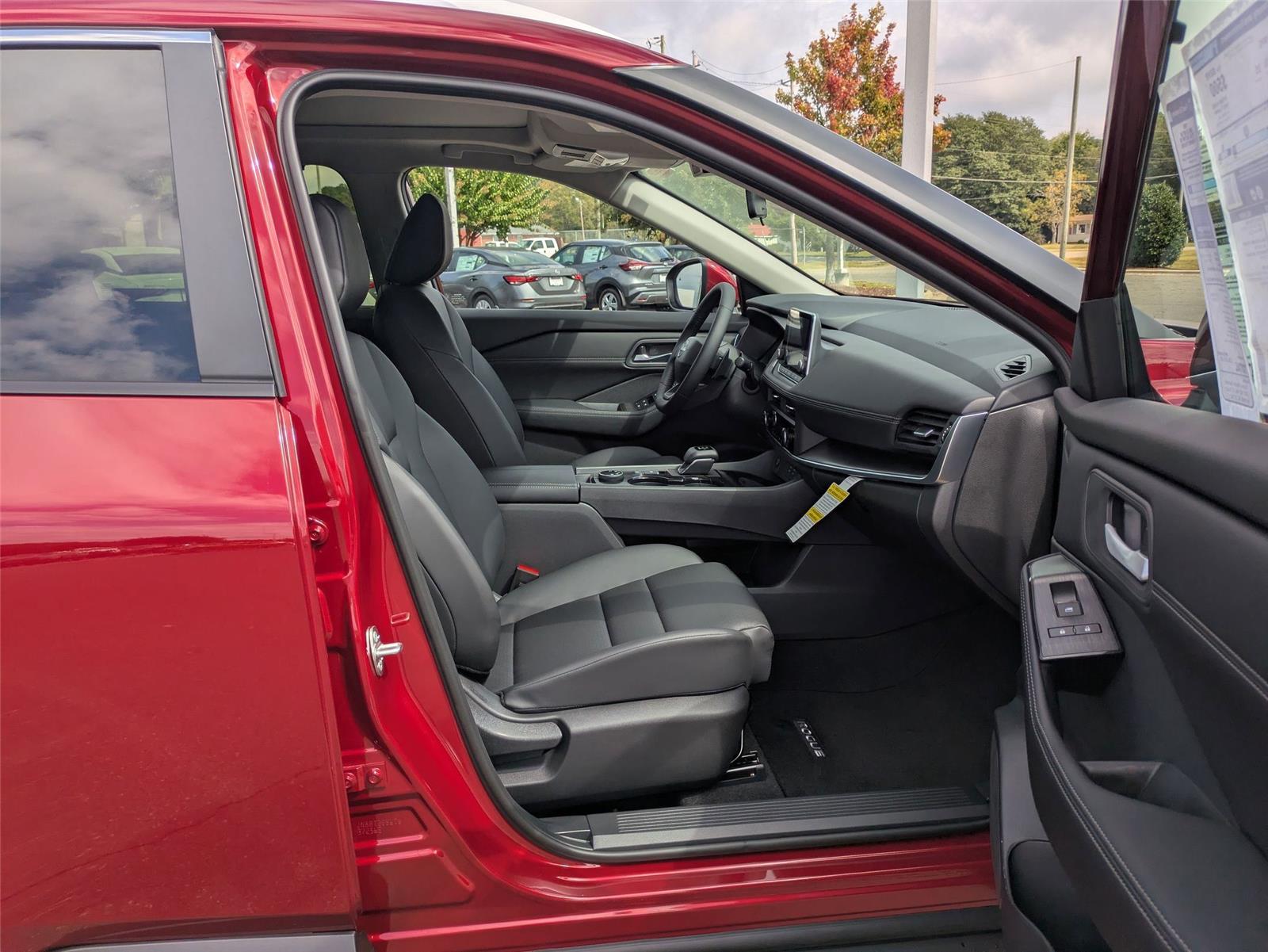 2026 Nissan Rogue SV photo 28