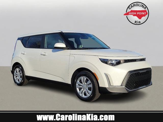 2025 Kia Soul LX's photo