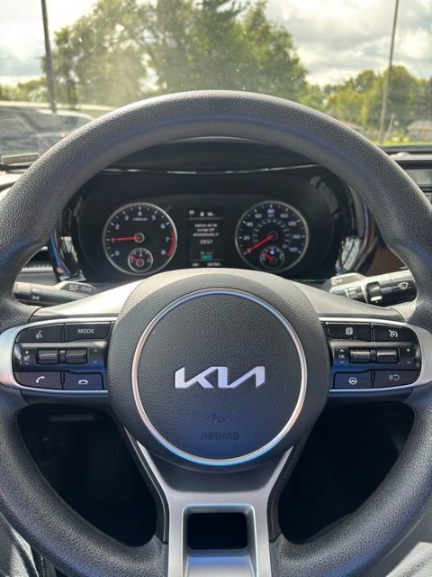 2022 Kia K5 LXS photo 12