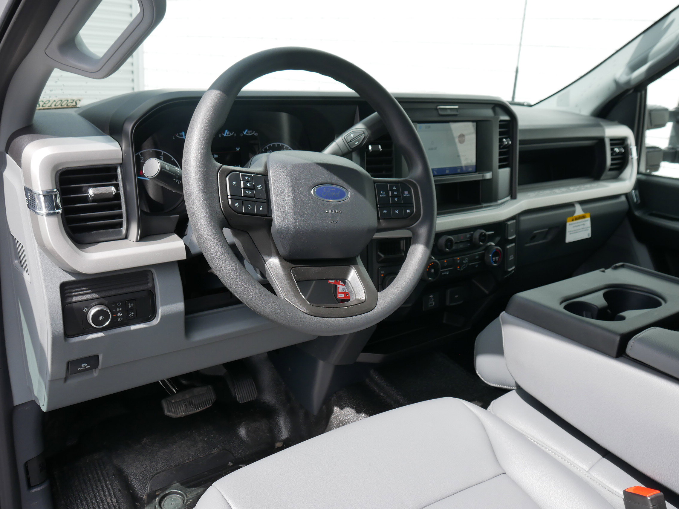 2025 Ford F-550 XL photo 3