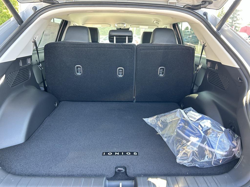 2025 Hyundai Ioniq 5 SE Standard Range photo 25