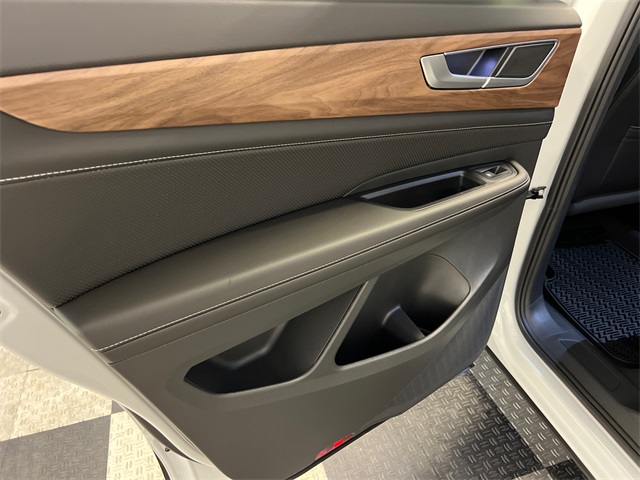 2026 Volkswagen Atlas SE photo 10
