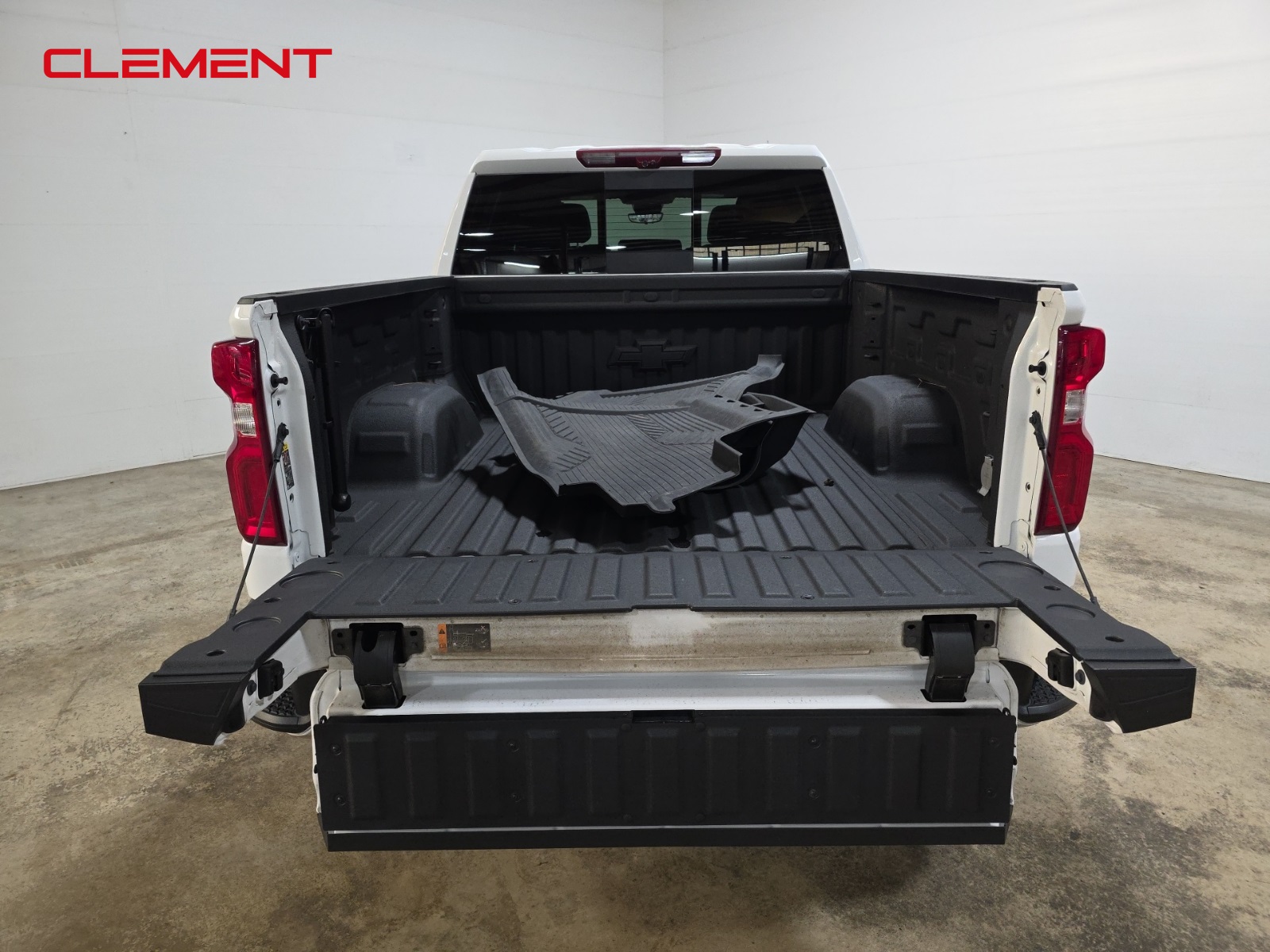 2024 Chevrolet Silverado 1500 LTZ photo 9