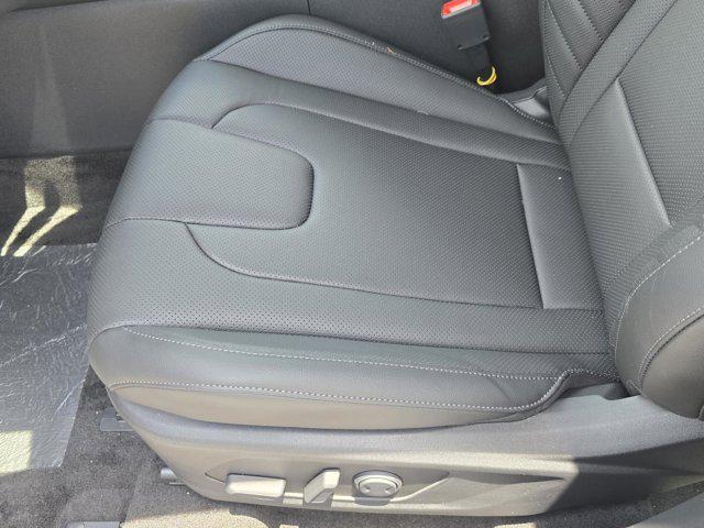 2025 Hyundai Elantra Limited photo 16