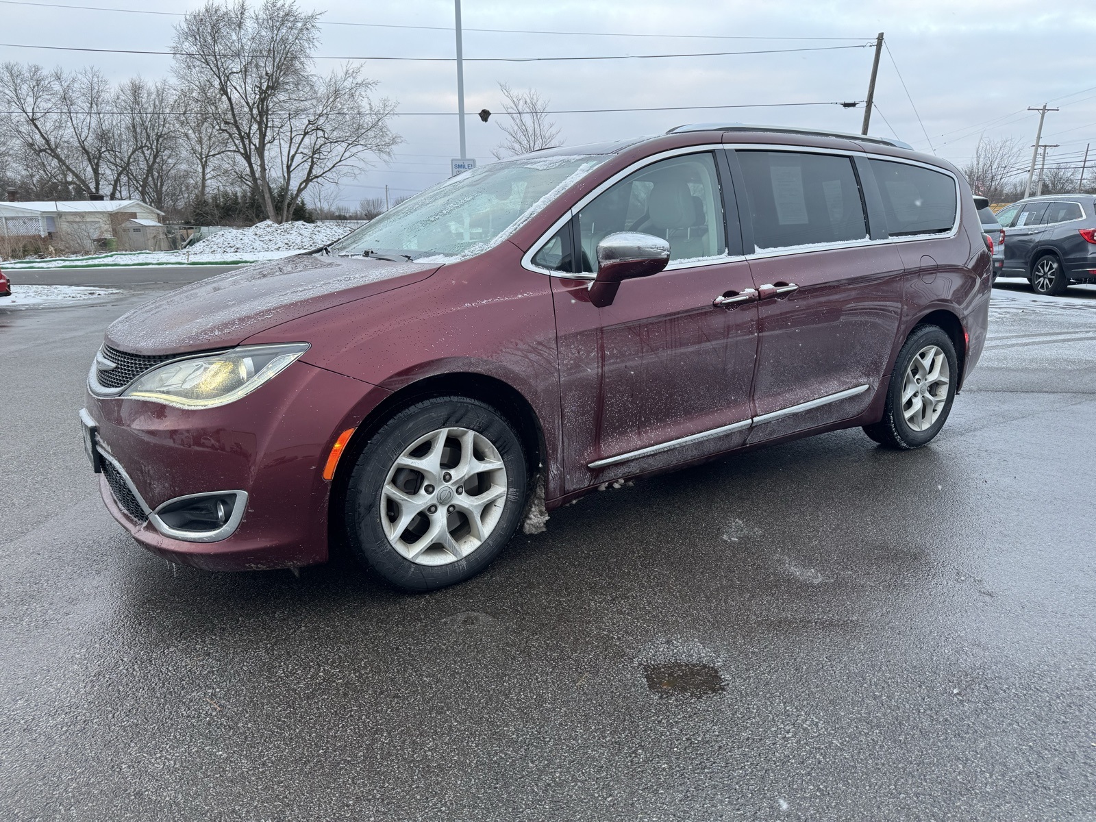2020 Chrysler Pacifica Limited's photo