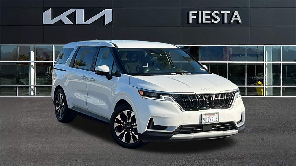 2024 Kia Carnival EX's photo