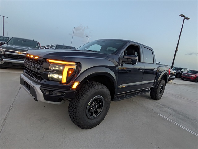 2025 Ford F-150 Raptor photo 4