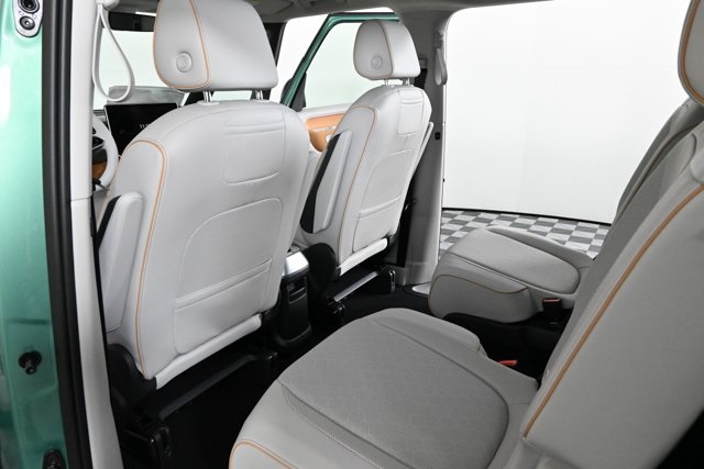 2025 Volkswagen ID. Buzz Pro Plus photo 15