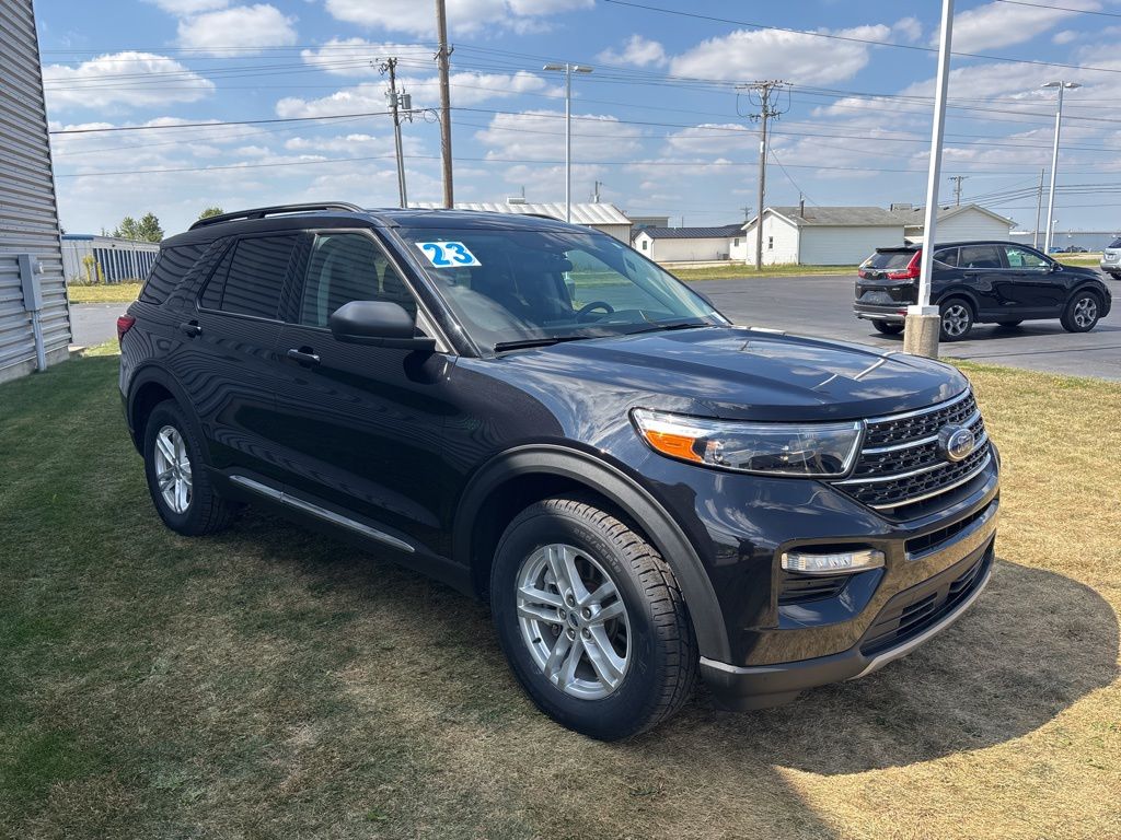 2023 Ford Explorer XLT photo 7