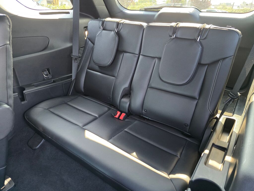 2023 Ford Explorer ST photo 16