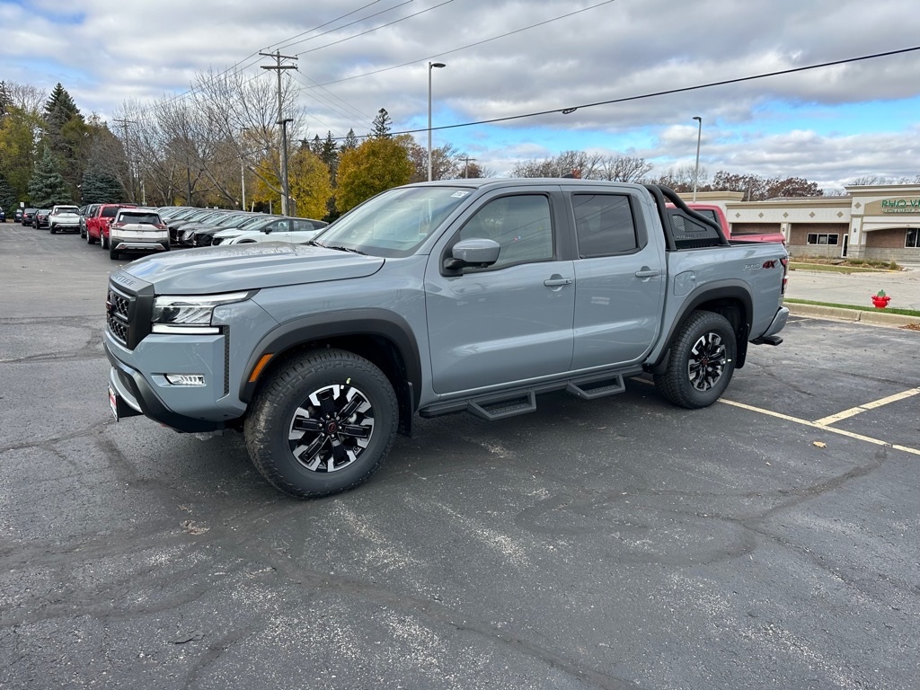 New 2024 Nissan Frontier PRO4X 4D Crew Cab in Milwaukee 58674 Rosen
