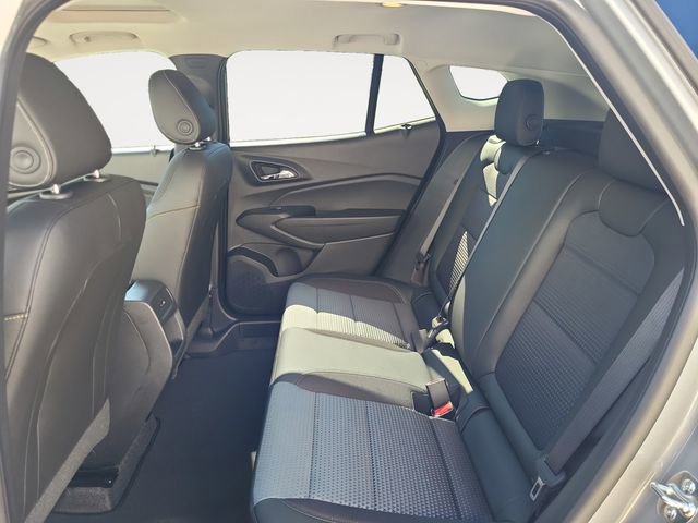 2025 Chevrolet Trax LT photo 20