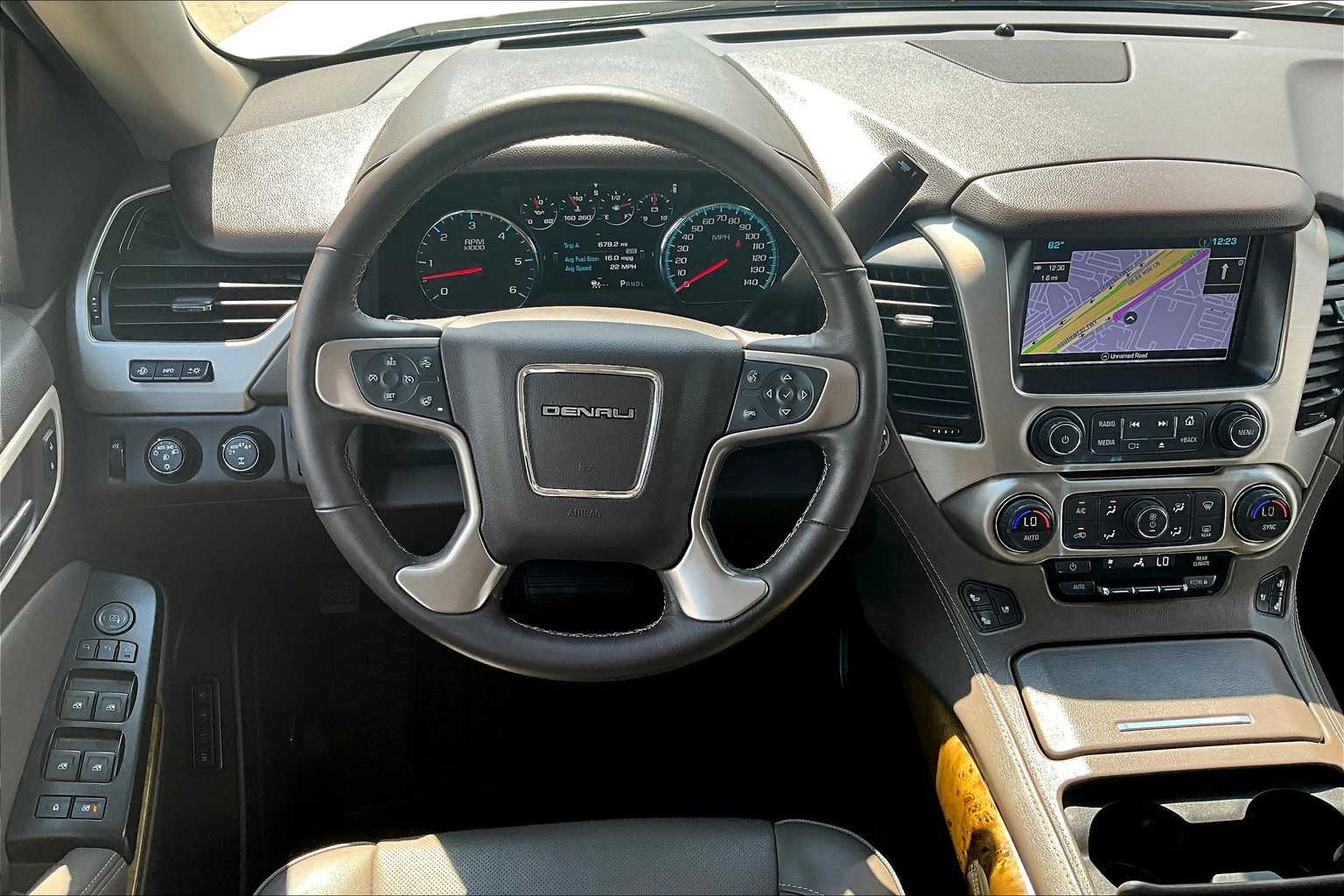 2017 Gmc Yukon Denali photo 5