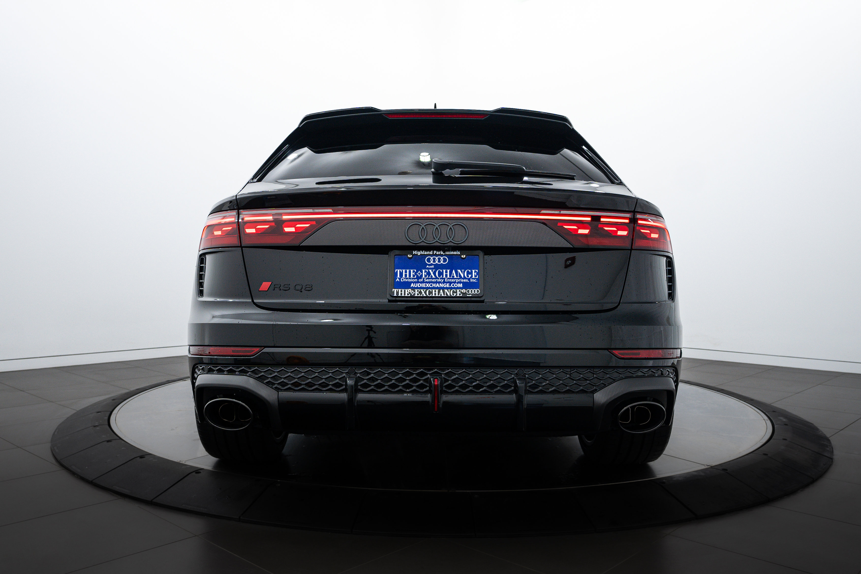 2025 Audi RS Q8 photo 19