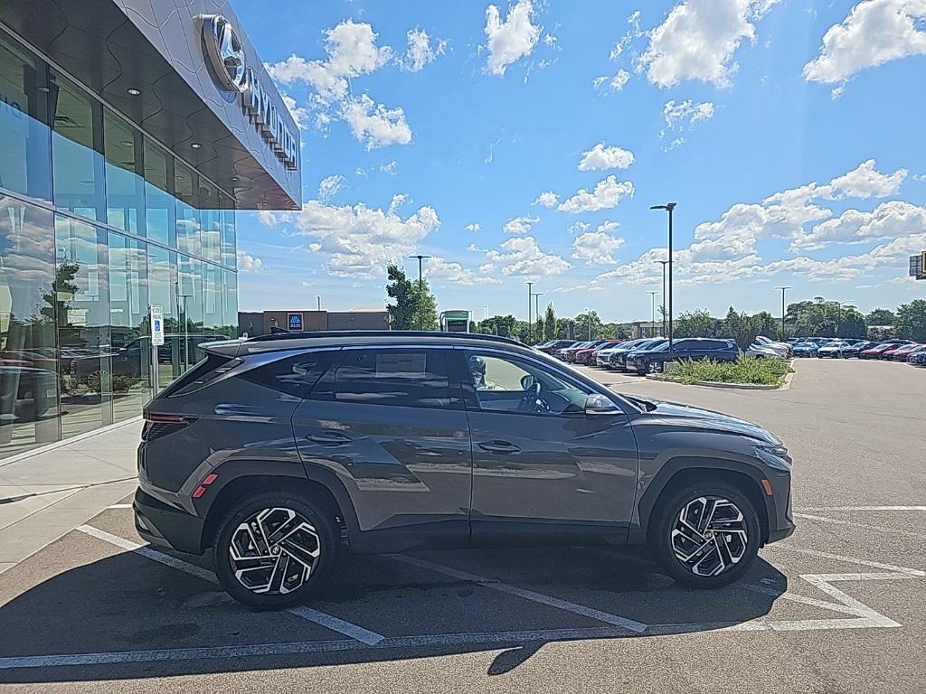 2025 Hyundai Tucson Limited photo 6