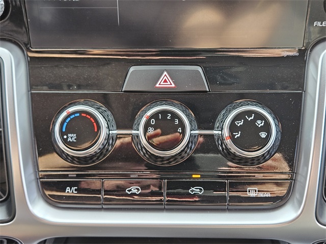 2022 Kia Sorento LX photo 23