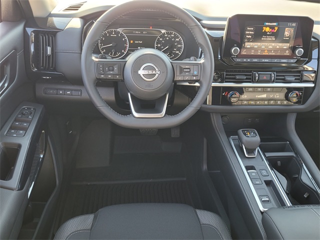 2025 Nissan Pathfinder SV photo 6
