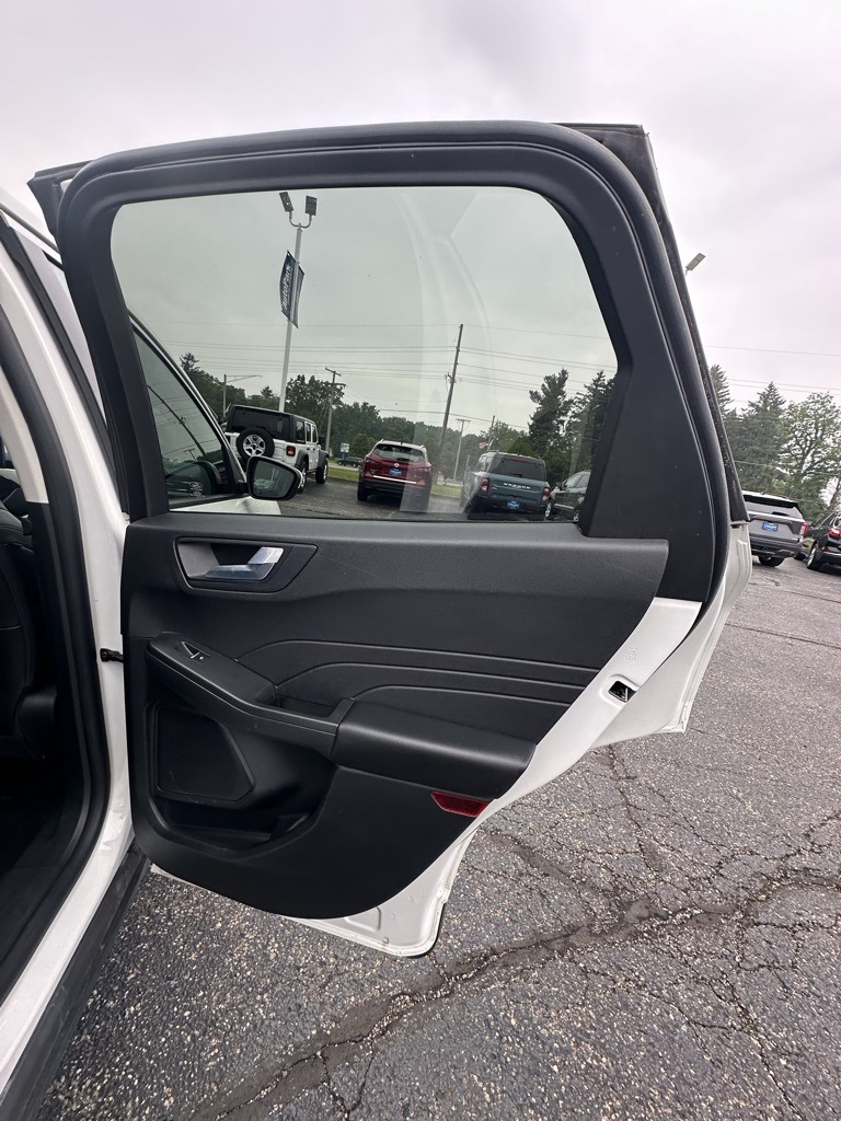 2022 Ford Escape SEL photo 14
