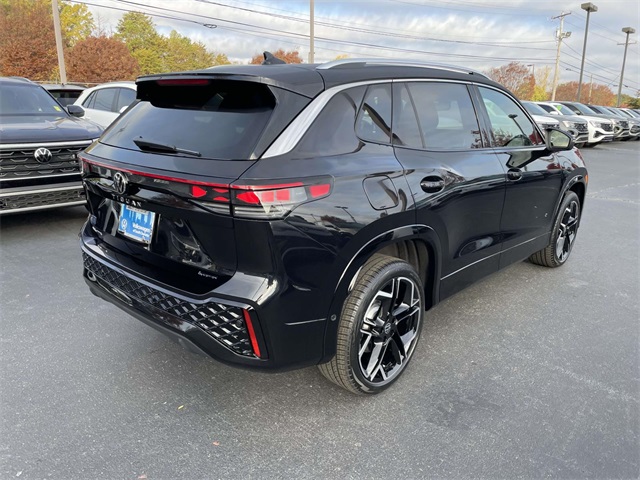 2026 Volkswagen Tiguan SEL R-Line photo 2