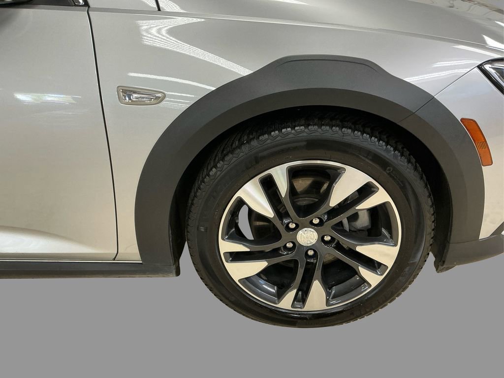 2018 Buick Regal TourX Essence photo 13