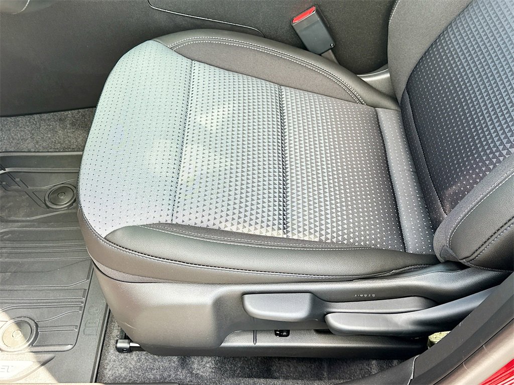 2025 Chevrolet Trax LT photo 11
