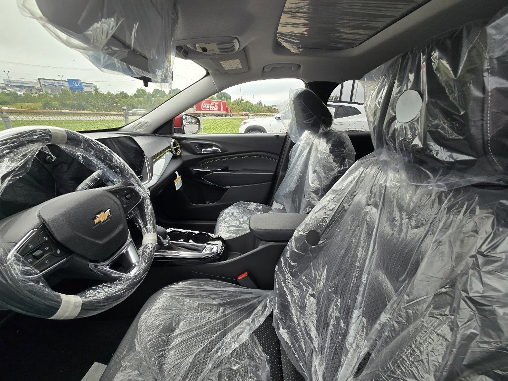 2026 Chevrolet Trax LT photo 3
