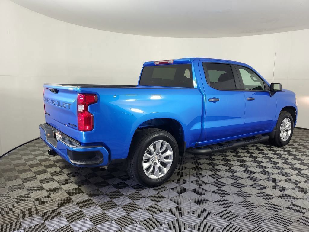 2025 Chevrolet Silverado 1500 Custom photo 4