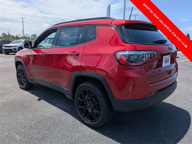 2025 Jeep Compass Latitude photo 2