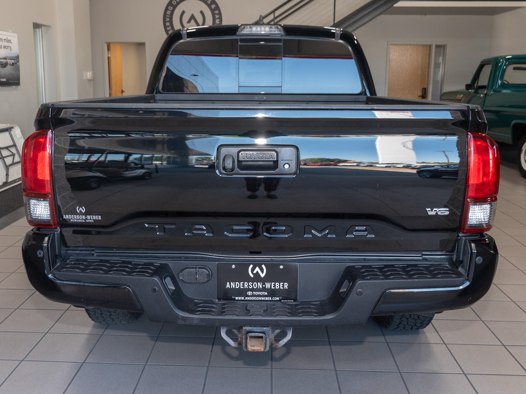 2019 Toyota Tacoma TRD Sport photo 21