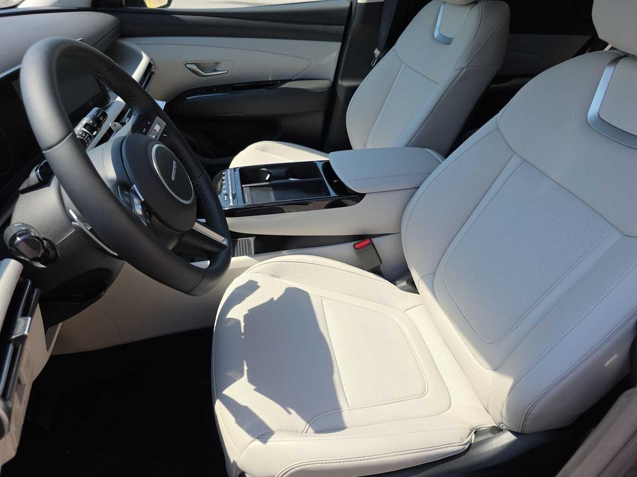 2025 Hyundai Tucson Limited photo 13