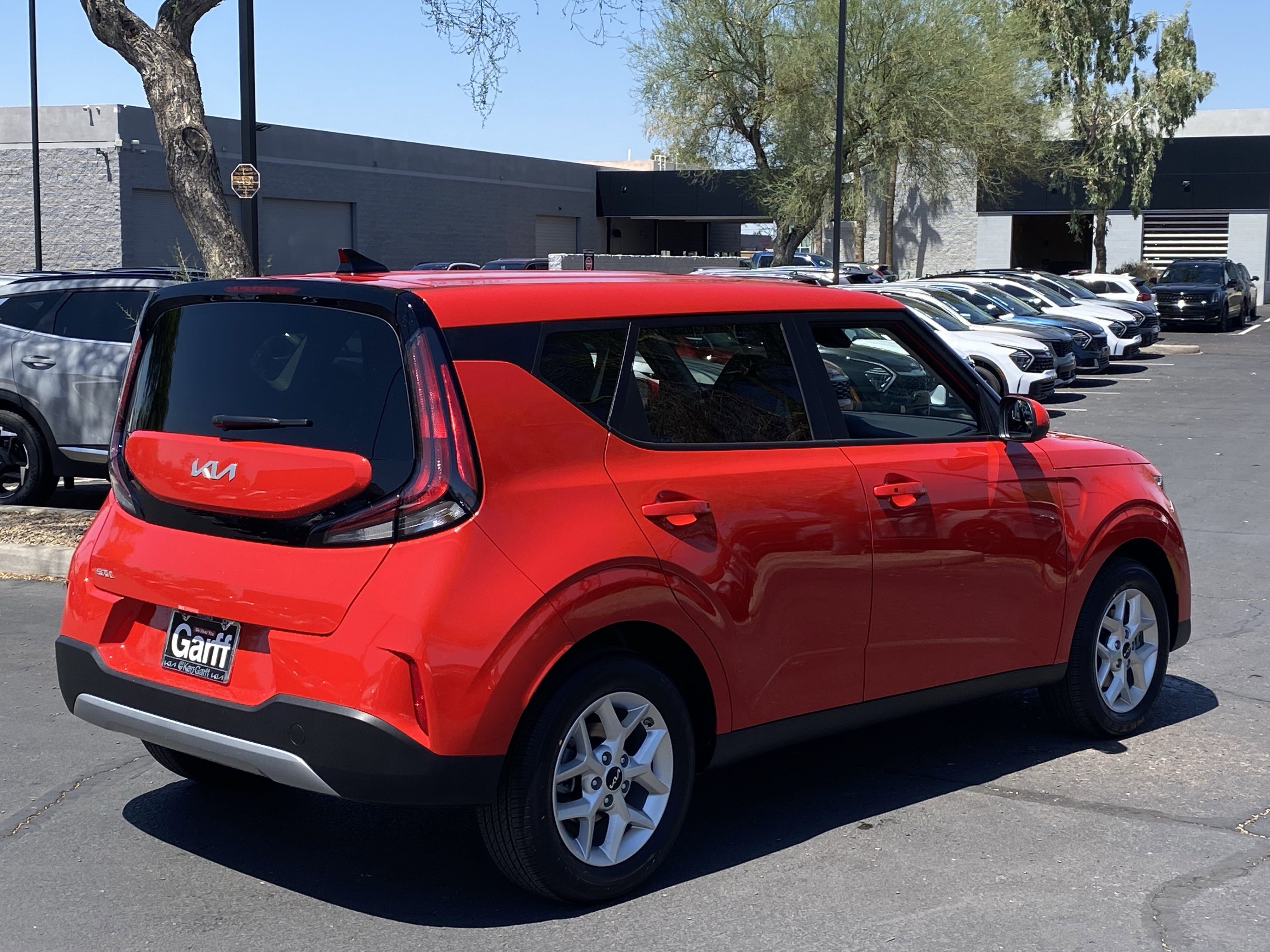 2025 Kia Soul S photo 2