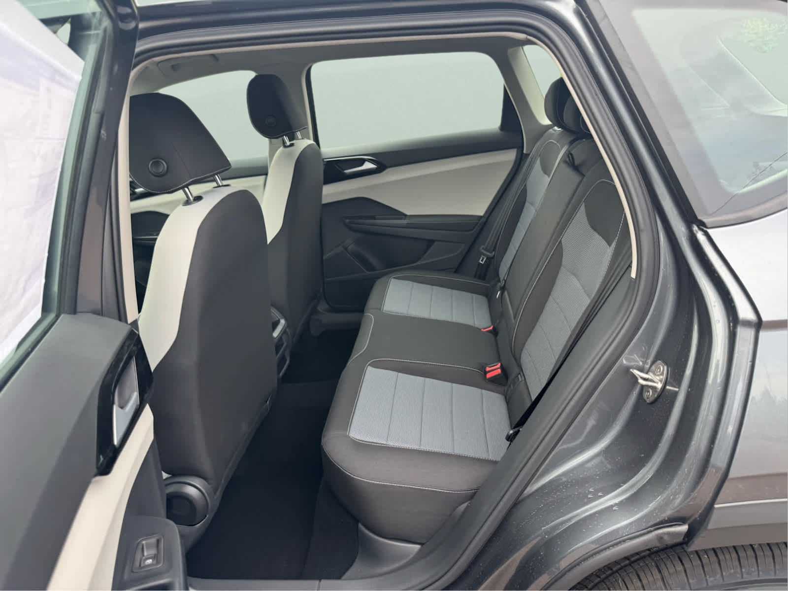 2025 Volkswagen Taos S photo 24