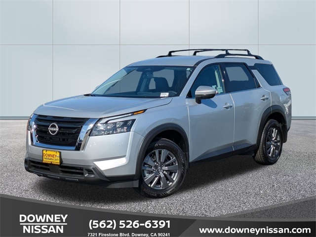 2025 Nissan Pathfinder SV's photo