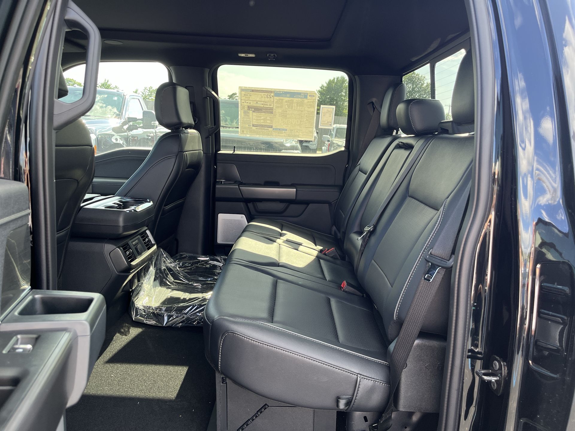 2025 Ford F-150 Lariat photo 3