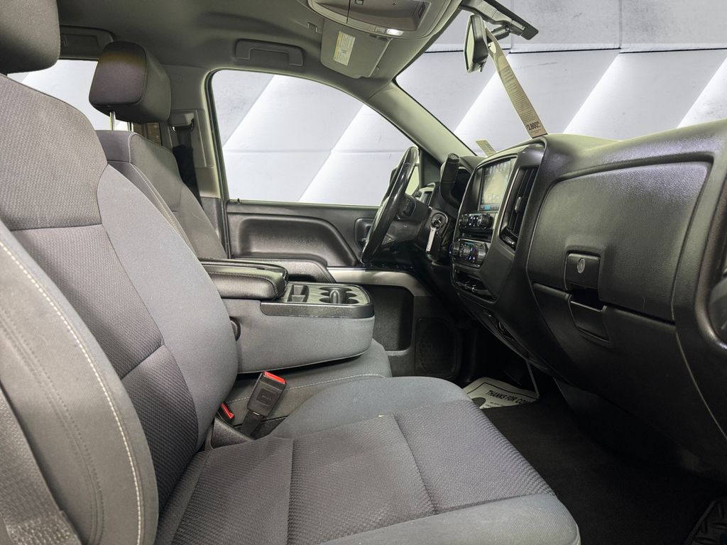 2019 Chevrolet Silverado 1500 LT photo 12