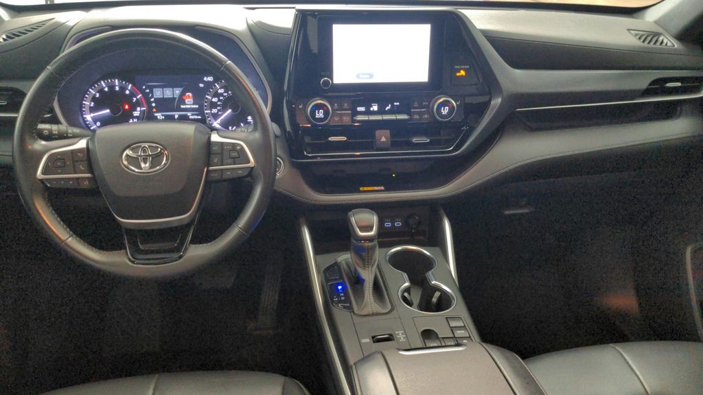 2023 Toyota Highlander XSE photo 23