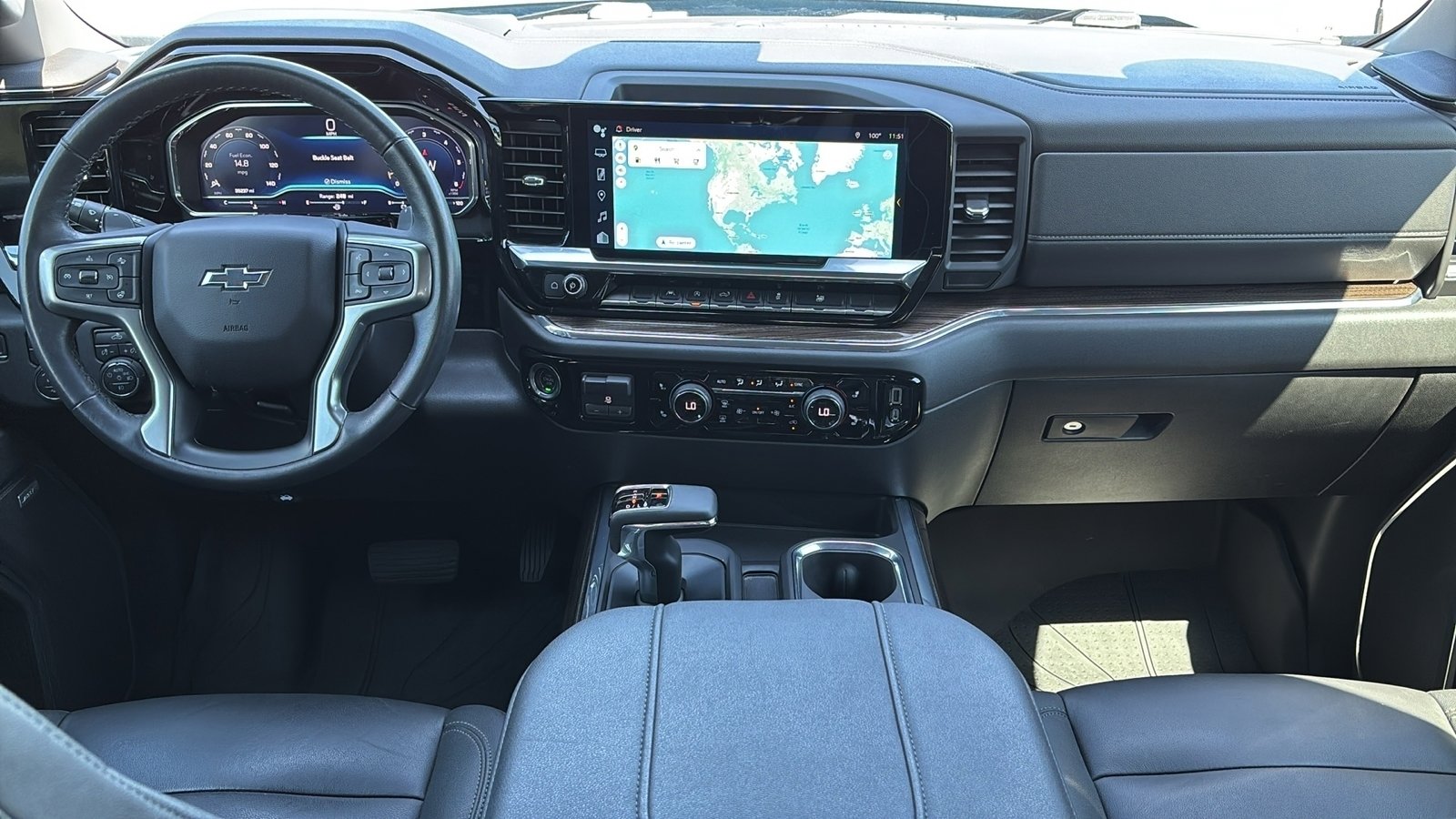 2023 Chevrolet Silverado 1500 RST photo 2