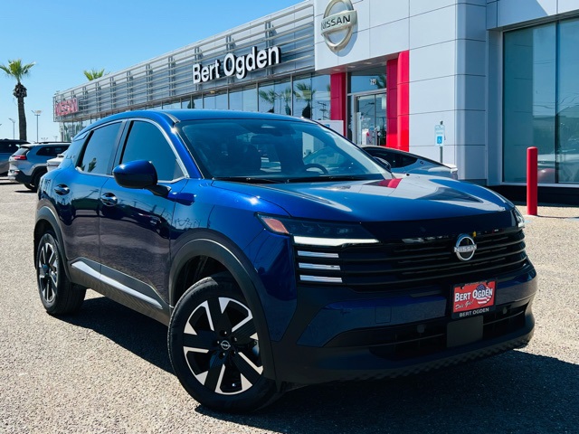 2025 Nissan Kicks SV AWD's photo