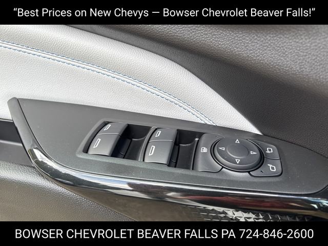 2025 Chevrolet Trax LT photo 12