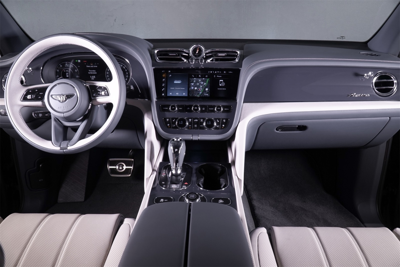 2025 Bentley Bentayga EWB Azure photo 4