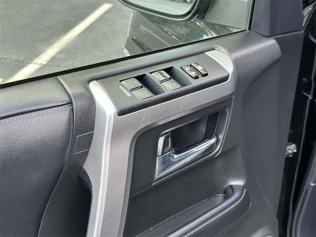 2024 Toyota 4Runner SR5 photo 5