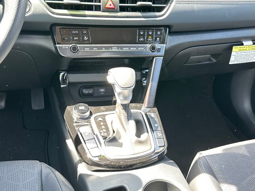 2024 Kia Seltos SX photo 17