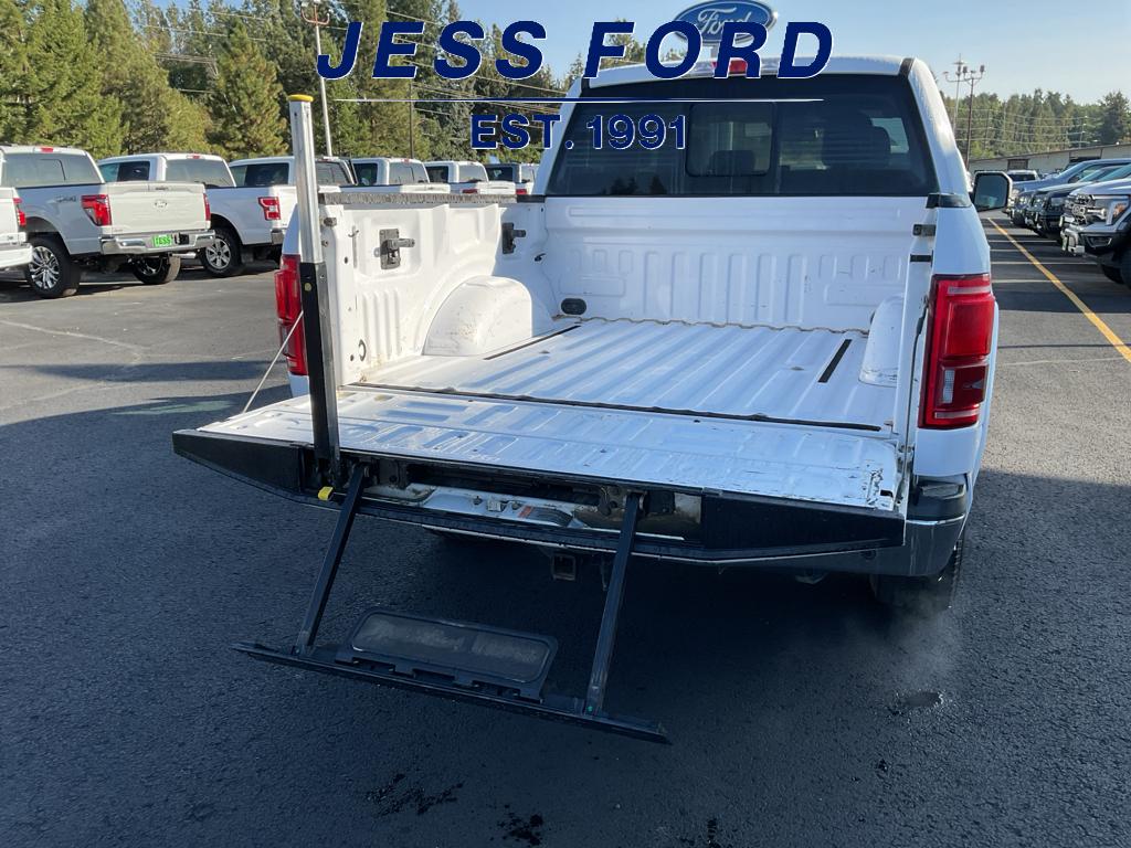 2016 Ford F-150 Lariat photo 10