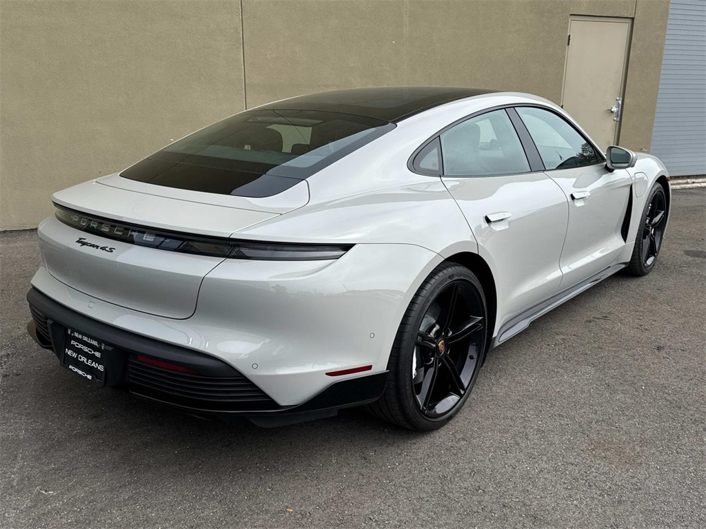 2024 Porsche Taycan 4S photo 11