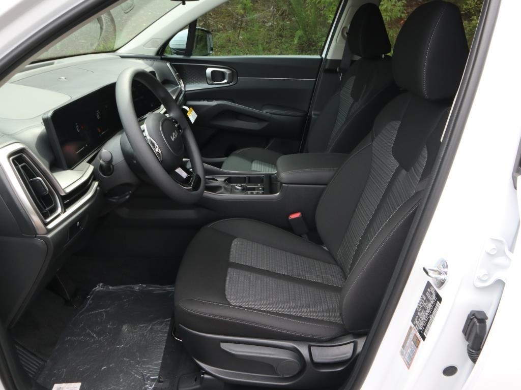 2025 Kia Sorento LX photo 5