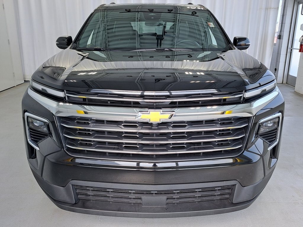 2025 Chevrolet Traverse photo 2
