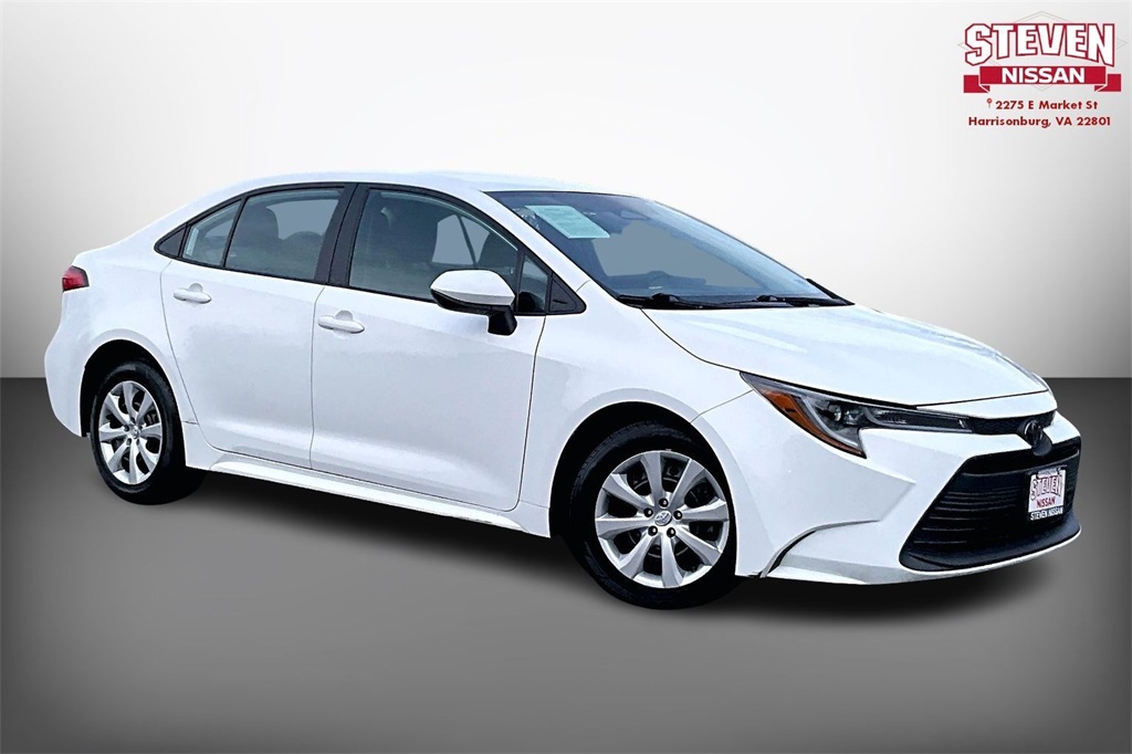 2024 Toyota Corolla LE's photo