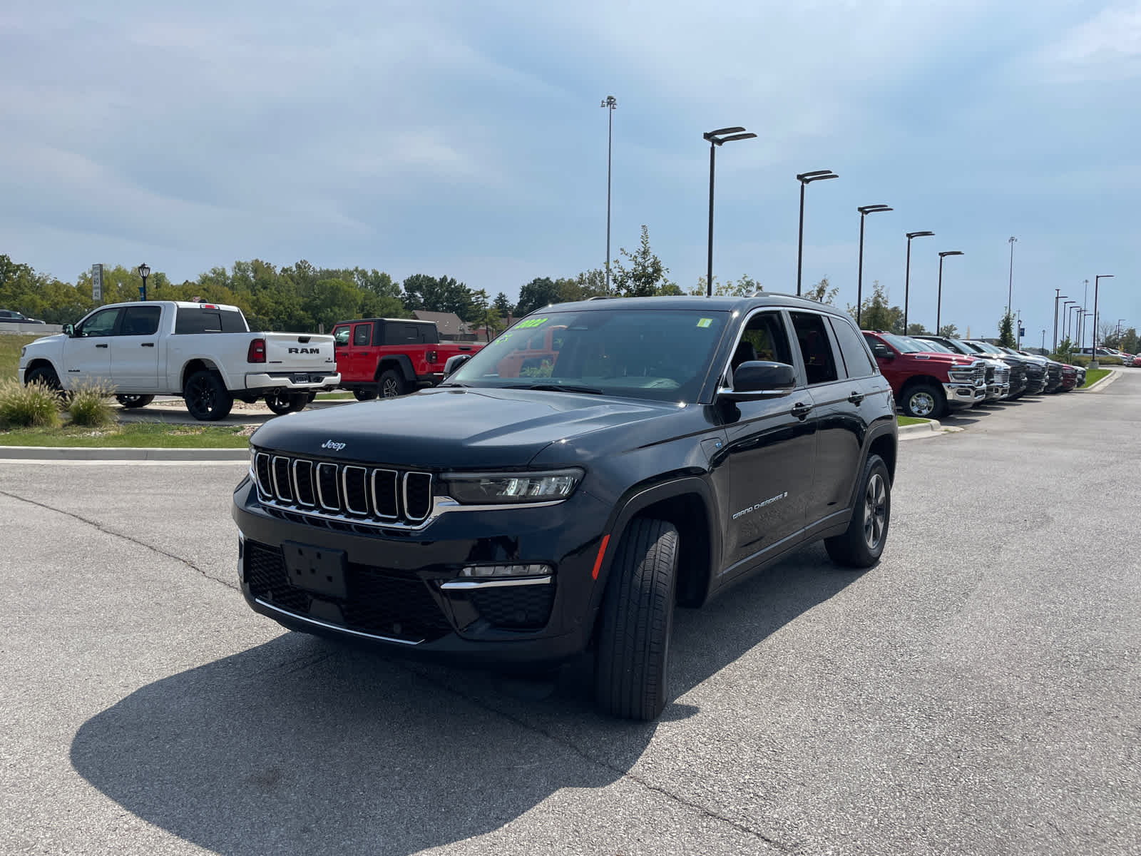 2022 Jeep Cherokee Limited 4xe photo 3