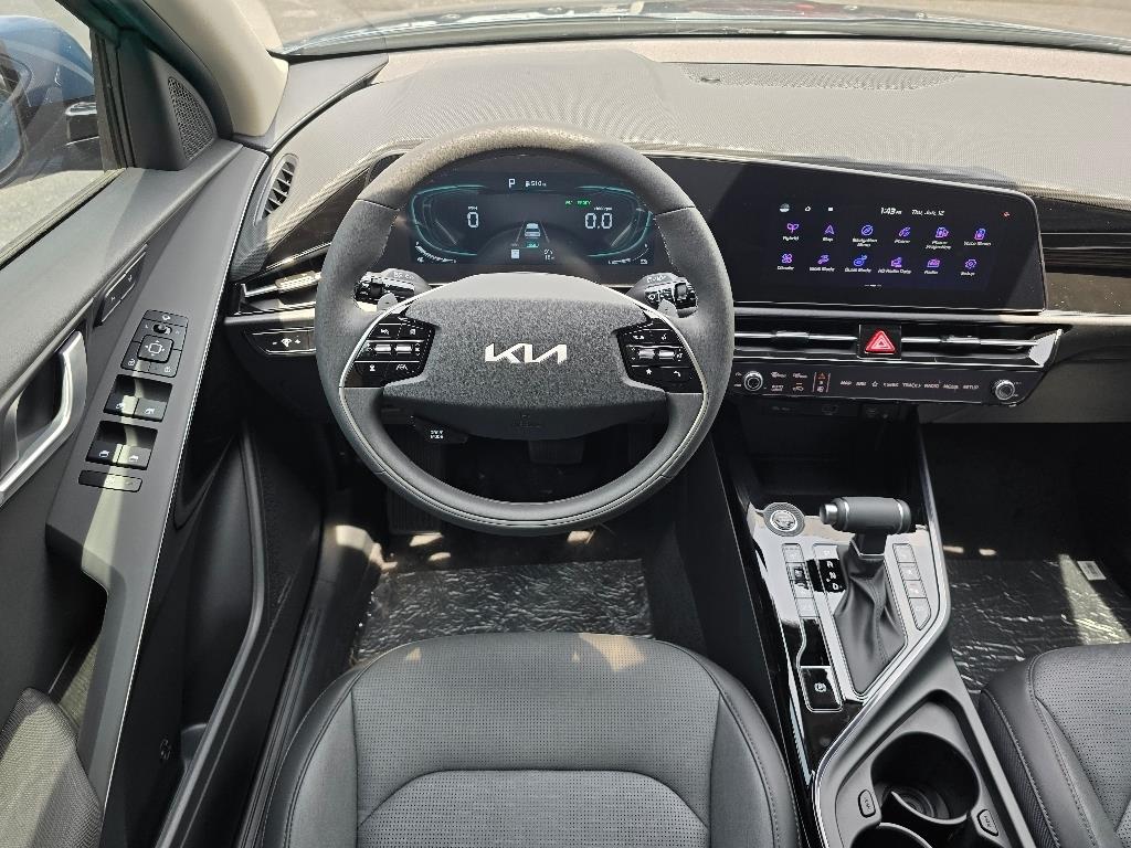 2025 Kia Niro SX Touring photo 6